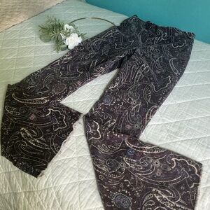 Knox Rose Black and Gray Paisley Flare Pants